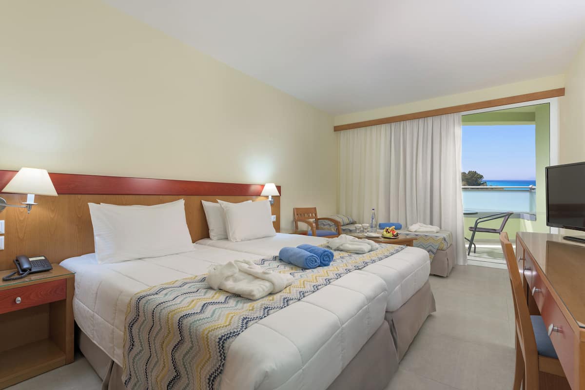 In-room safe, bed sheets