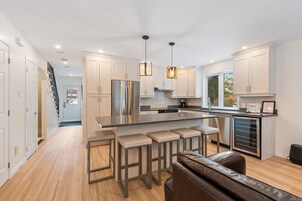 Borealis 236 , 3 Bedroom Townhome | 私人厨房 | 冰箱、微波炉、烤箱、炉灶