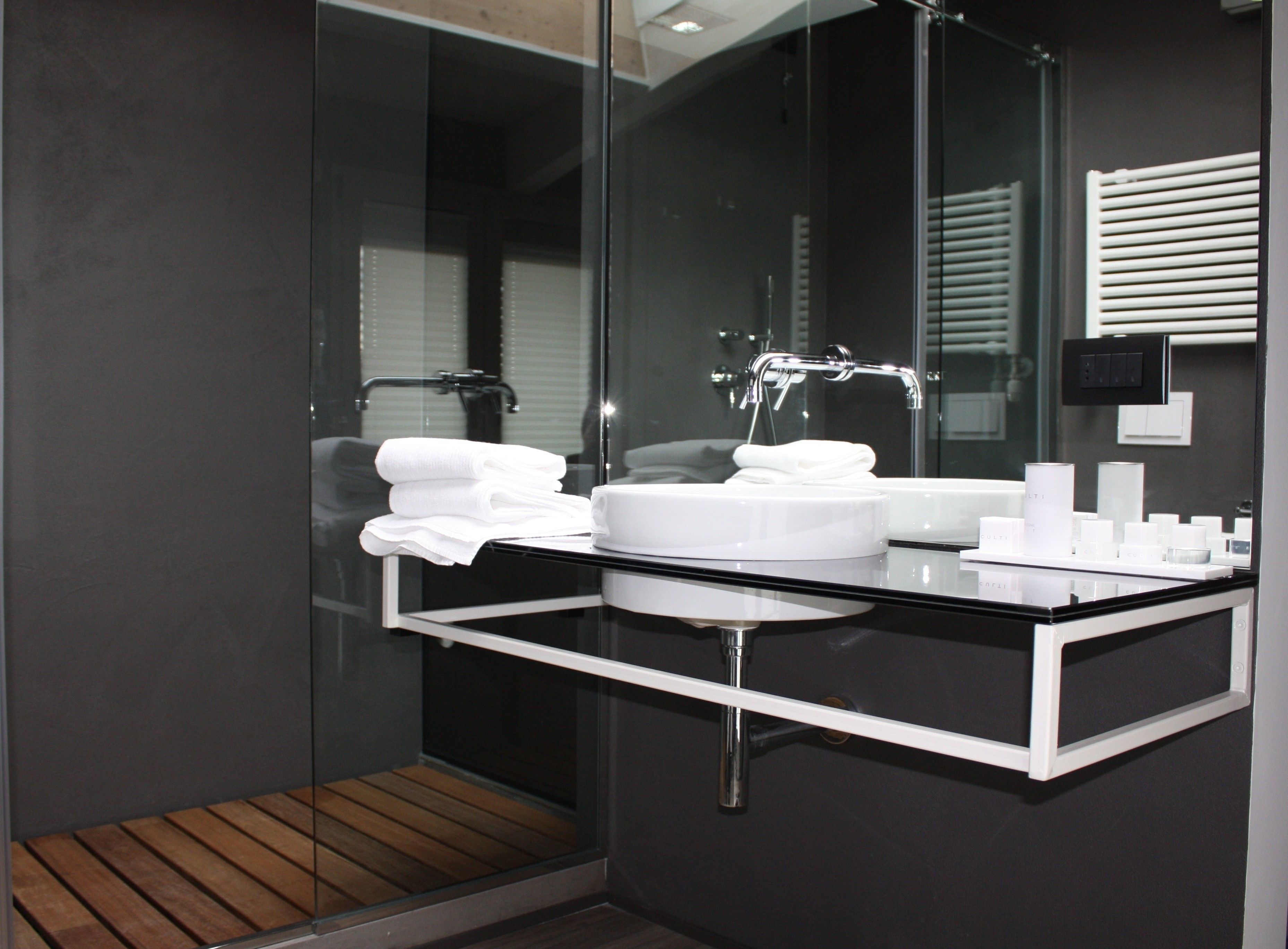 Superior Suite | Bathroom sink