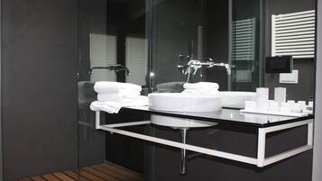 Superior Suite | Bathroom sink