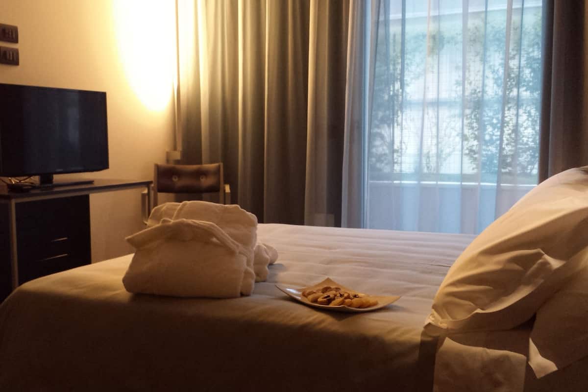 Deluxe Room | Soundproofing