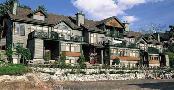 Front of property - La Clairiere - RVMT (Mont-Tremblant)