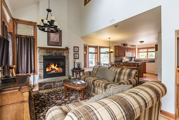 Living area - La Clairiere - RVMT (Mont-Tremblant)