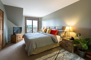 Clairiere 403 | Individually decorated, individually furnished, iron/ironing board - La Clairiere - RVMT (Mont-Tremblant)