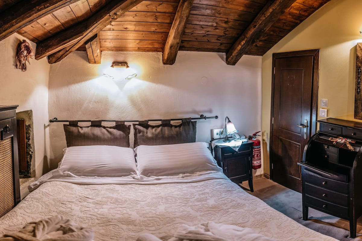 Frette Italian sheets, premium bedding, down duvets, bed sheets