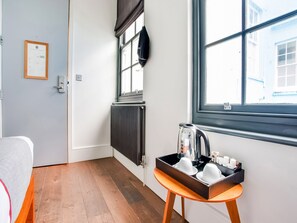 Free WiFi, bed sheets - Fab Guest House (Brighton)