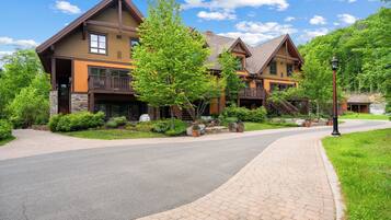 Etoile du matin 1520-09 , 2 Bedrooms | Terrace/patio