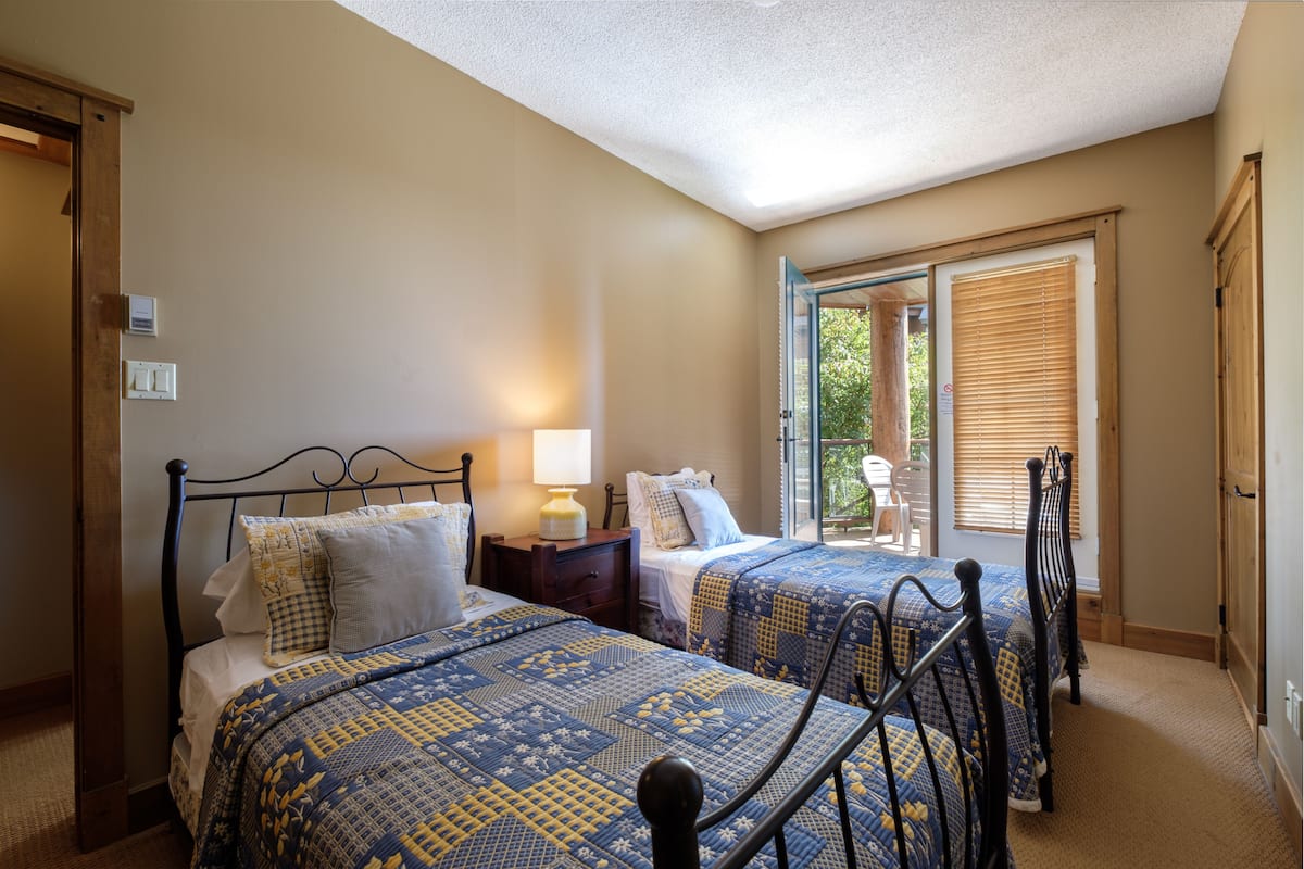 Equinoxe 172-5 , 3 Bedrooms | 2 bedrooms, individually decorated, individually furnished