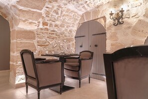 Petit déjeuner buffet (15 EUR par personne)