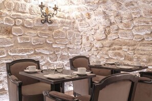 Daily buffet breakfast (EUR 15 per person)