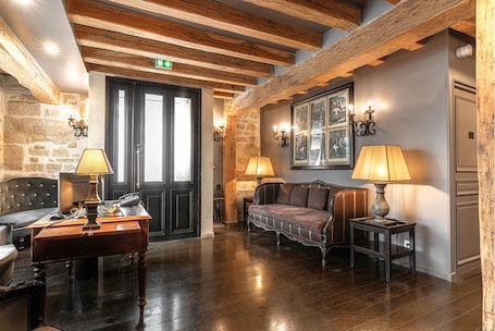 Reception. Hôtel Saint-Louis Marais