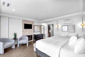 Luxury Single Room | In-room safe, desk, laptop workspace, blackout curtains - Hôtel Shediac (Shediac)