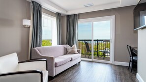 Deluxe Studio | Living area