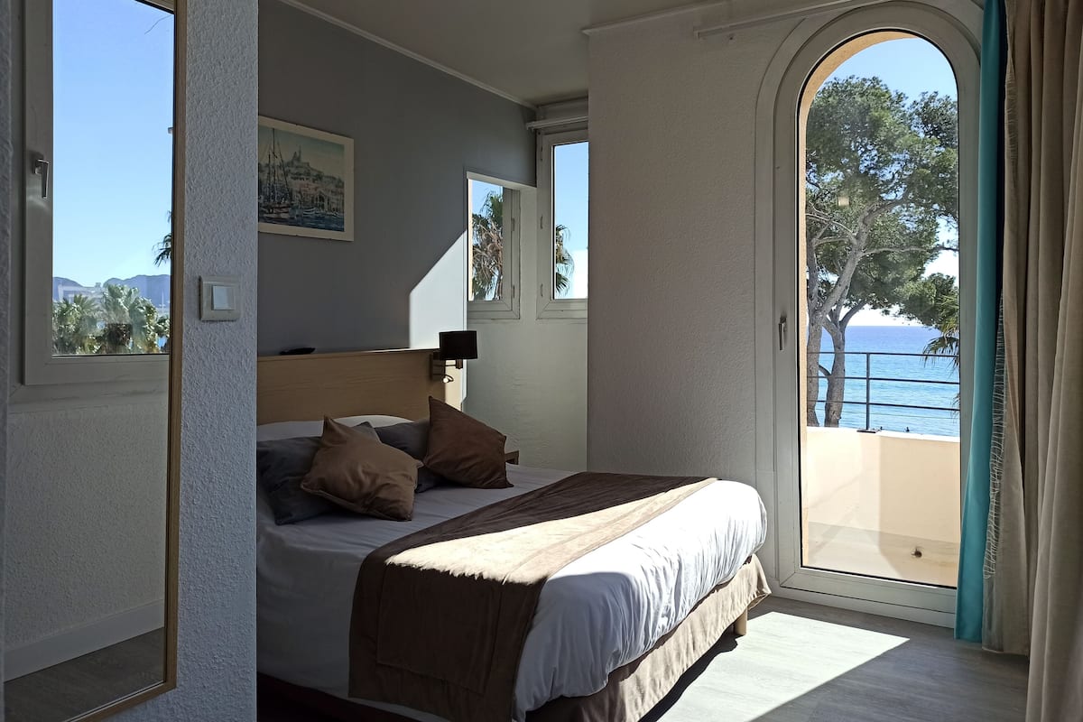 Familiale Économique, Vue Mer | 1 Schlafzimmer, Minibar, Zimmersafe, Schreibtisch