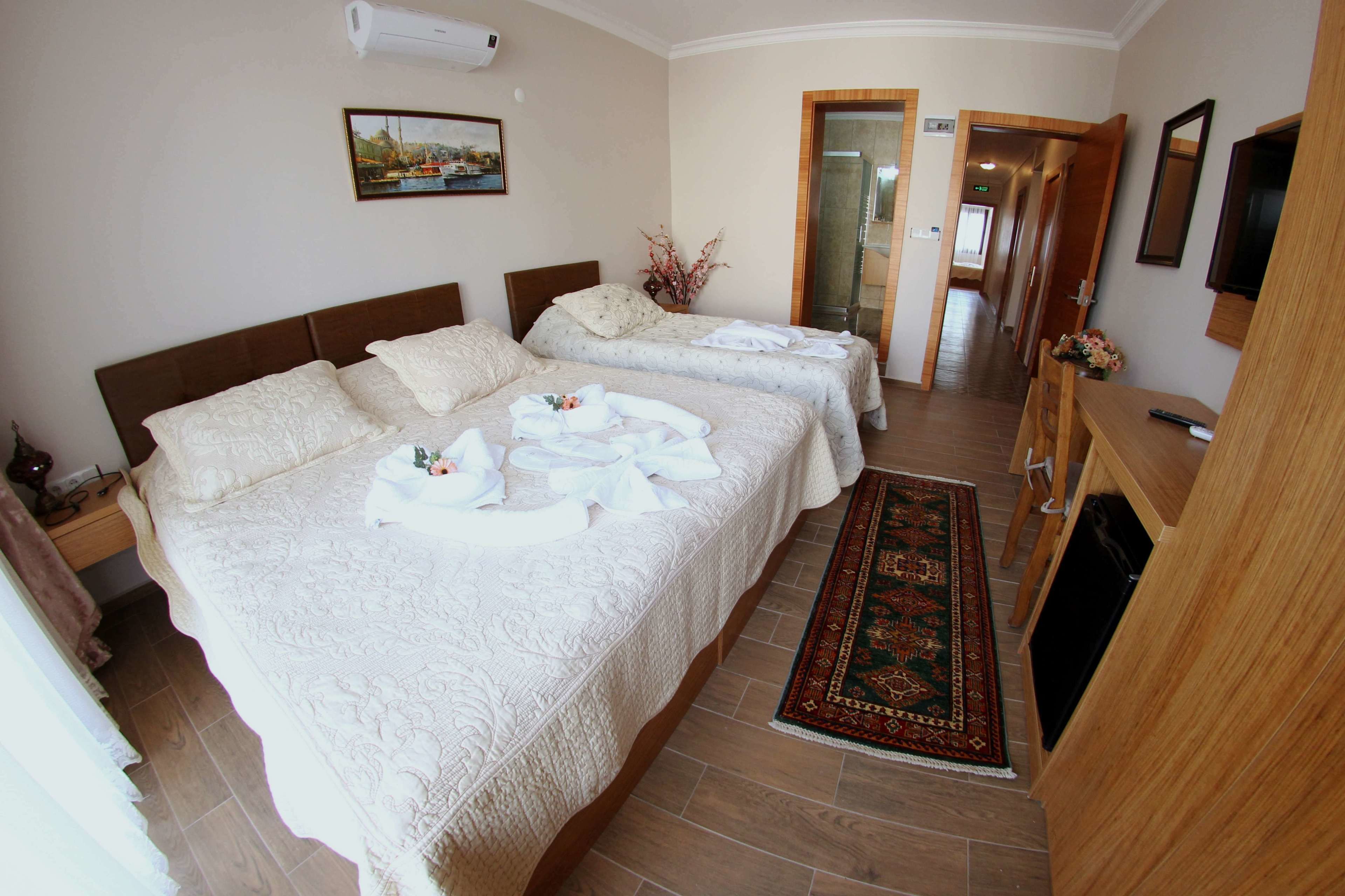 deluxe double room | 1 bedroom, premium bedding, minibar, in-room safe