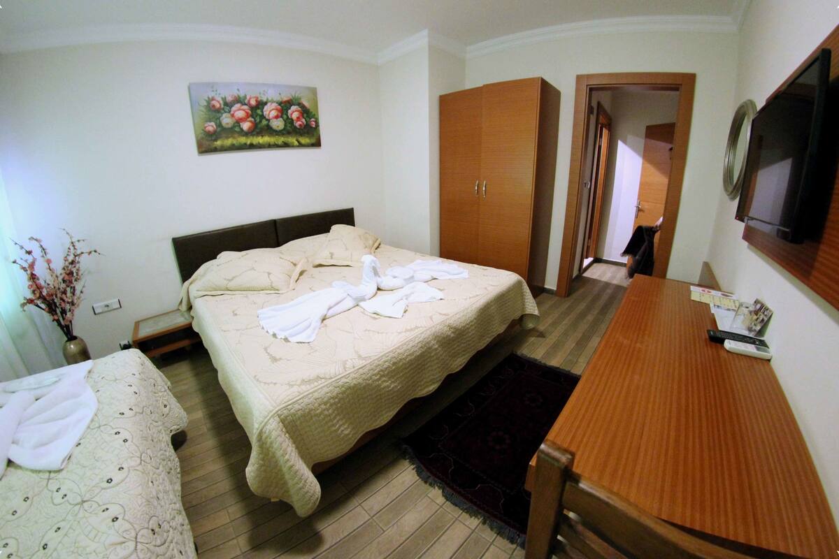 Premium bedding, minibar, in-room safe, soundproofing