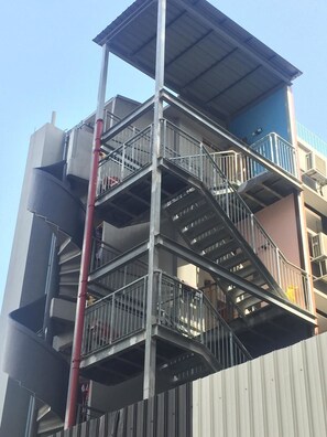 Exterior - Mercury Backpackers' Hostel (Singapore)