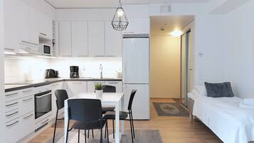Apartment, 1 Bedroom (City Center Area) | Private kitchen | Microwave, oven, stovetop, coffee/tea maker