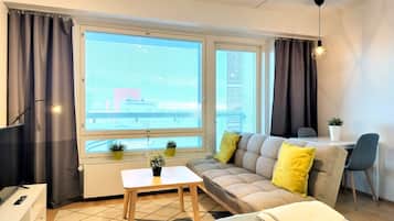 Studio (City Center Area) | Living area