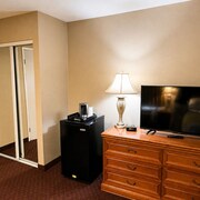 Burbank Inn and Suites
