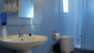 Apartment, 2 Bedrooms | Bathroom