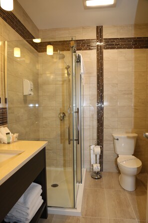 Hårføner, badekåper og håndklær