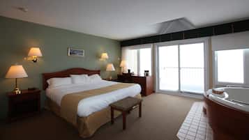 Suite clásica, 1 cama King size, vista a la bahía | Escritorio, cortinas blackout y tabla de planchar con plancha