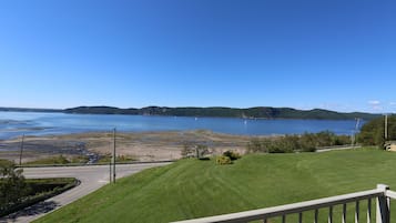 Suite – signature, 1 kingsize-seng, utsikt mot bukt | Utsikt mot vann