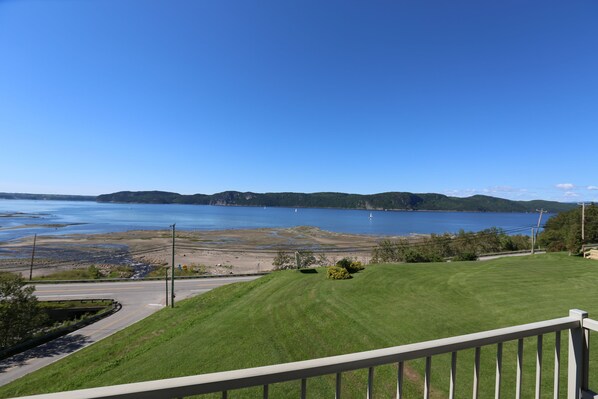 Suite – signature, 1 kingsize-seng, utsikt mot bukt | Utsikt mot vann