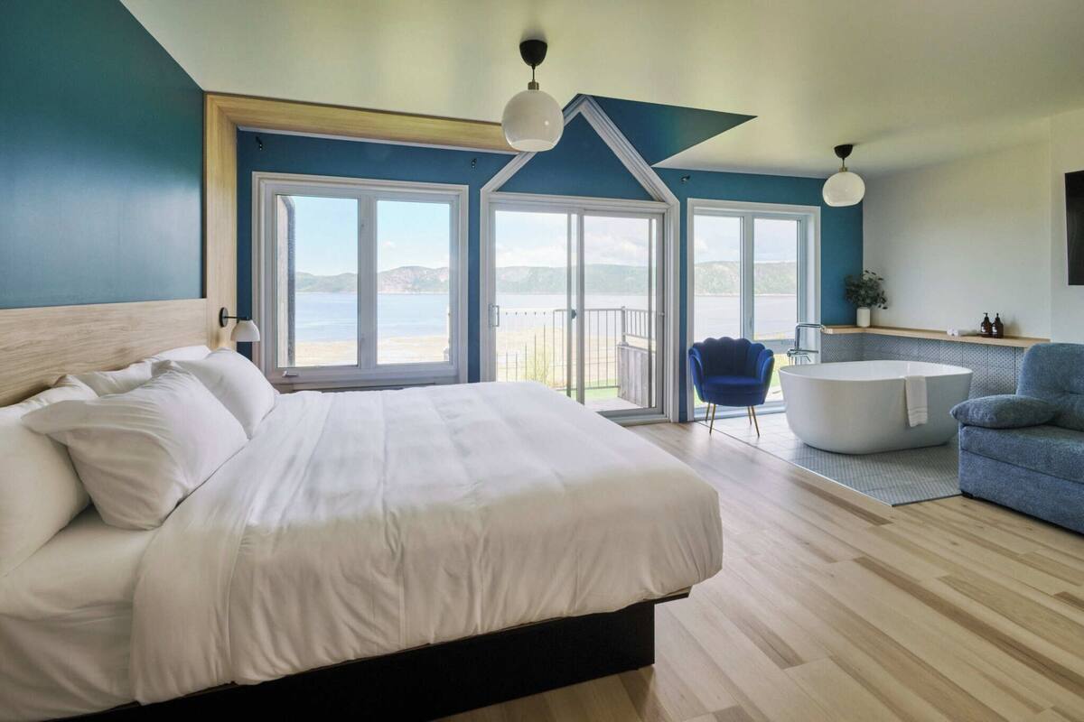 Suite Premium, 1 très grand lit et 1 canapé-lit, vue baie