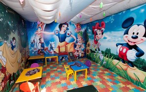 Children’s play area – indoor