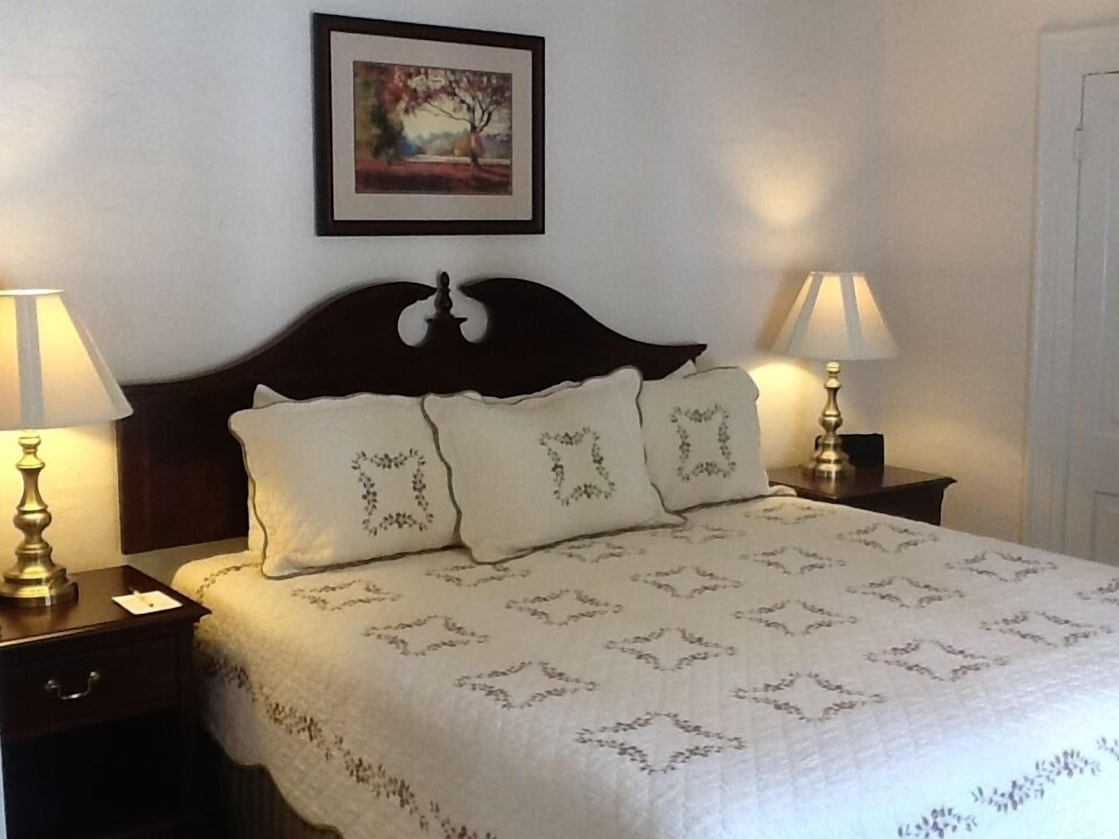 junior suite, 1 king bed with sofa bed | premium bedding, iron/ironing board, cots/infant beds, rollaway beds