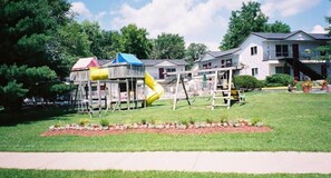 Children’s play area – outdoor