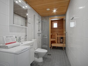 Apartemen, 1 kamar tidur, sauna | Kamar mandi | Shower, pengering rambut, kloset, dan handuk