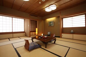 Superior Japanese Style Room, Non Smoking, Private Bathroom, Non-Smoking | Living room | LED TV - Mutsumikan (Gero)