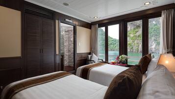 In-room safe, individually decorated, desk, blackout drapes