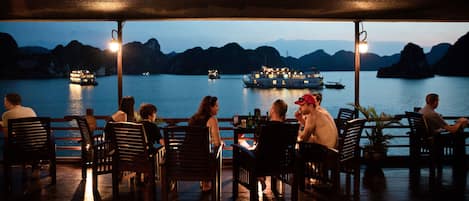 Breakfast, lunch, dinner served; Vietnamese cuisine, sea views