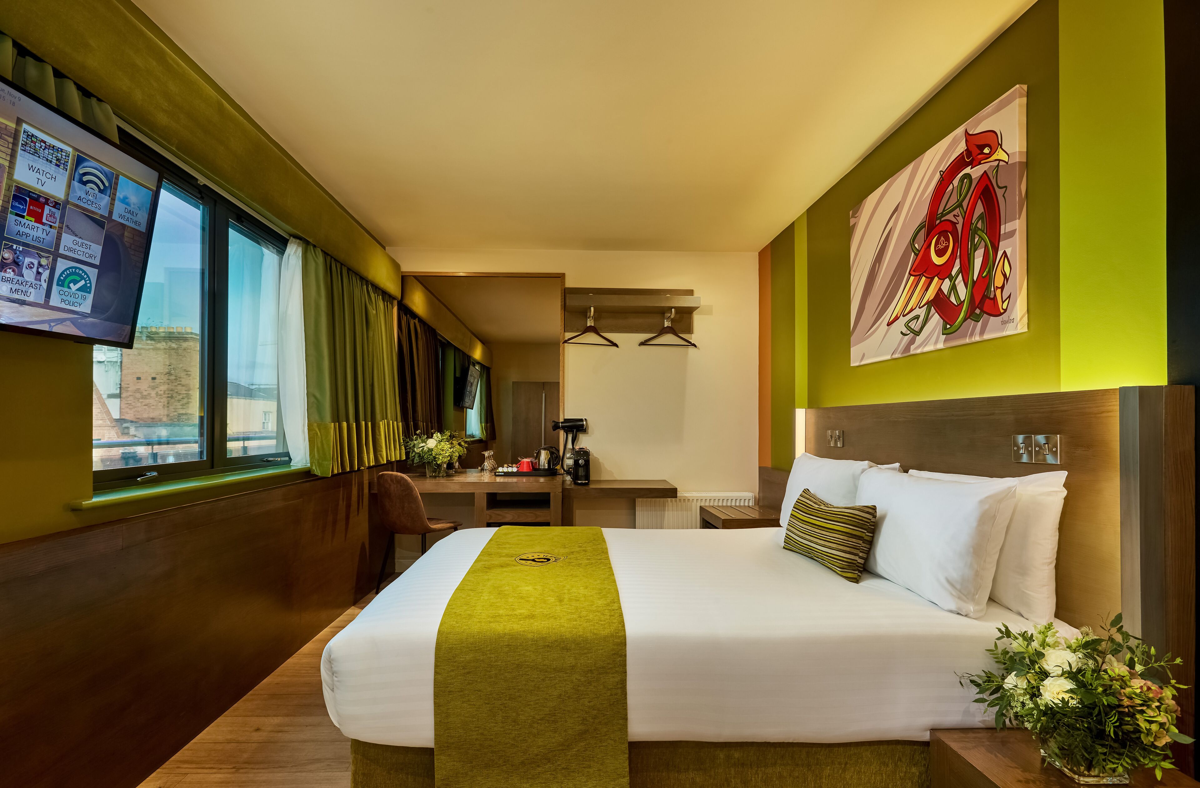 deluxe double room | minibar, in-room safe, desk, blackout curtains