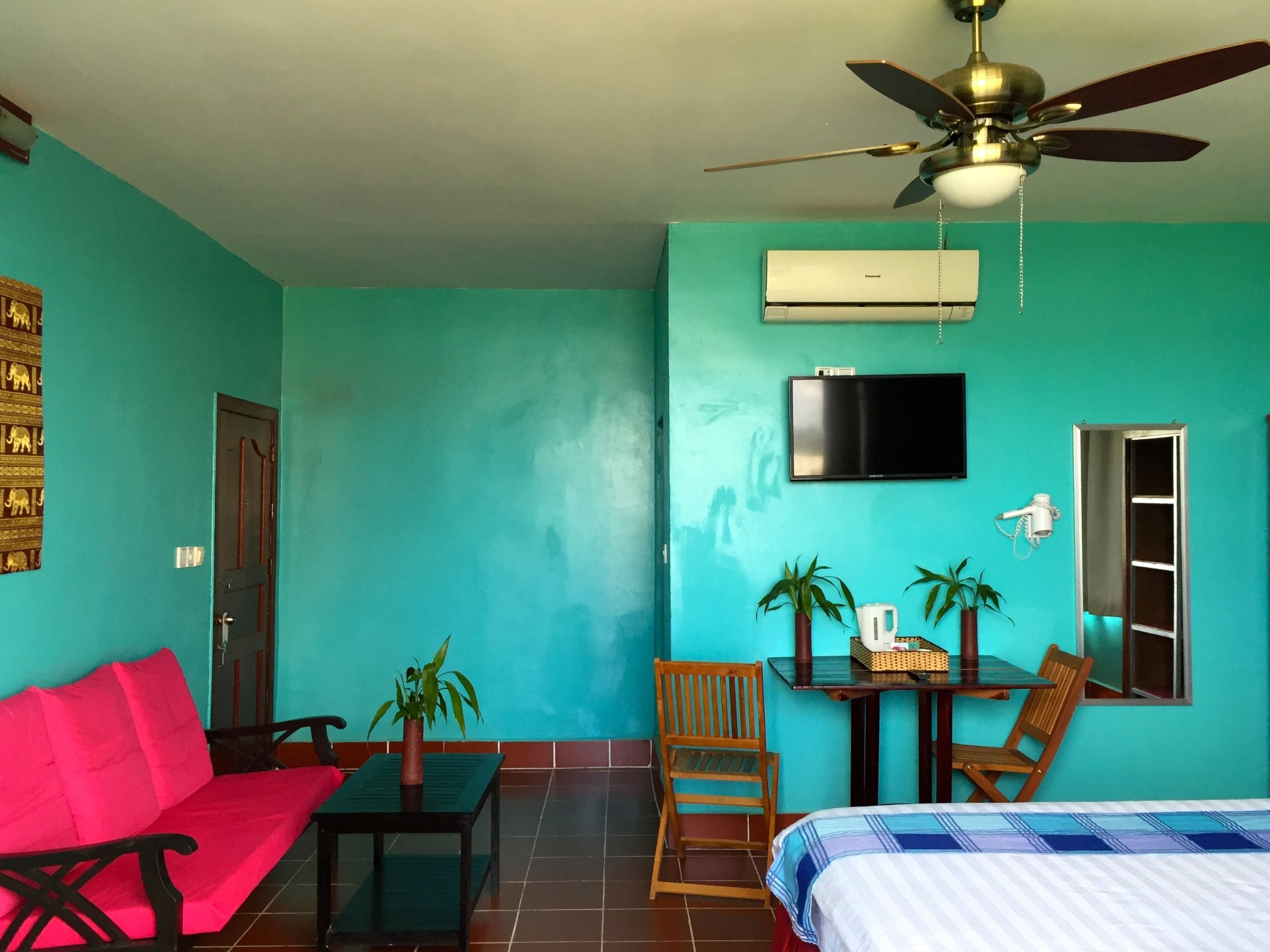 large 3 | room amenity