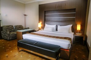 Junior Suite | Minibar, in-room safe, desk, free WiFi