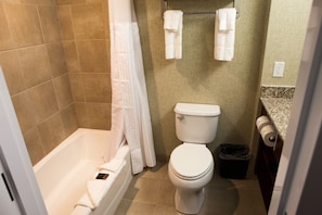 Combined shower/bathtub, free toiletries, hair dryer, towels