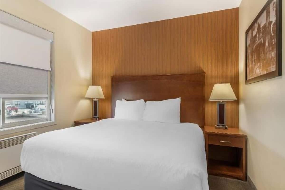 Ropa de cama de alta calidad y escritorio