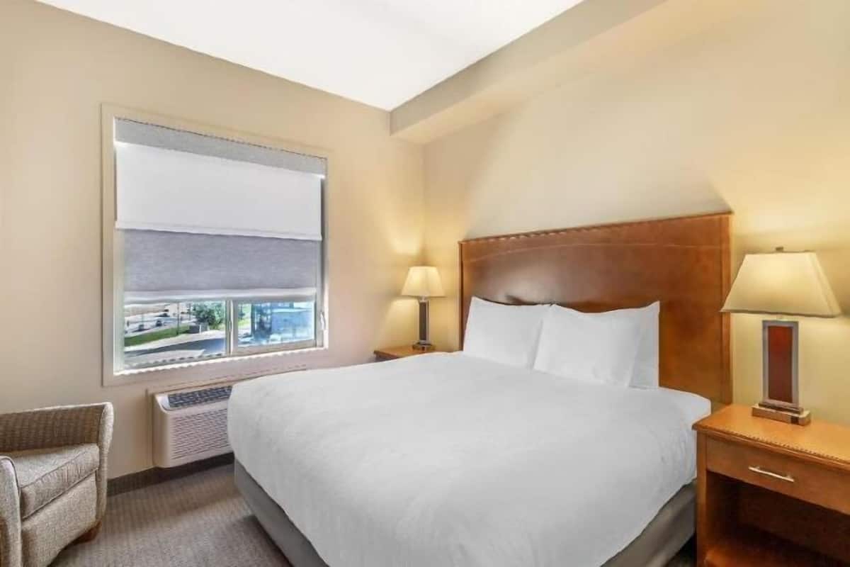 Ropa de cama de alta calidad y escritorio