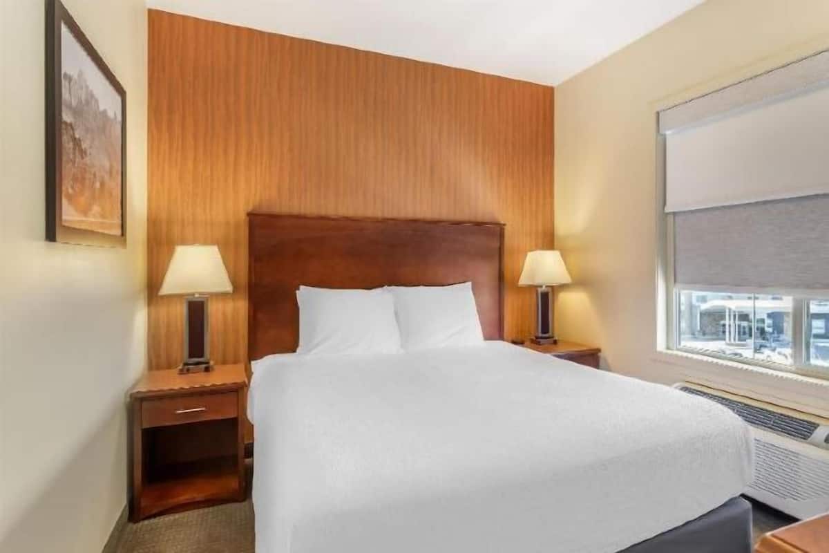 Ropa de cama de alta calidad y escritorio