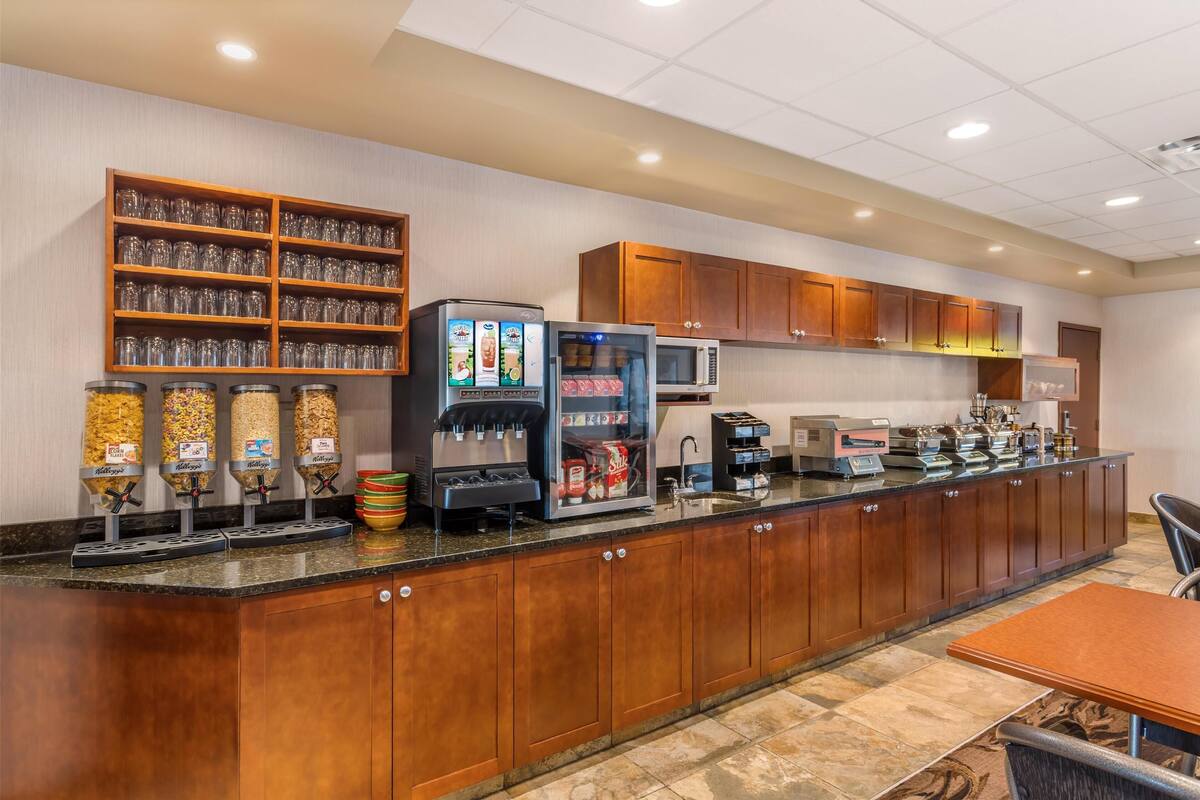 free daily full breakfast