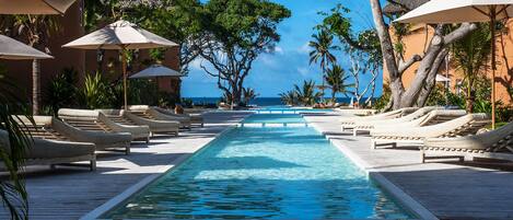 حمّام سباحة خارجي