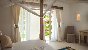 Unclassified image, 4 of 29, button - Medina Palms (Watamu)