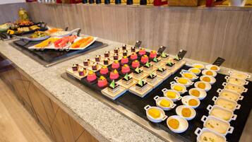 Daily buffet breakfast (INR 599 per person)