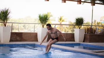 Outdoor pool, pool loungers