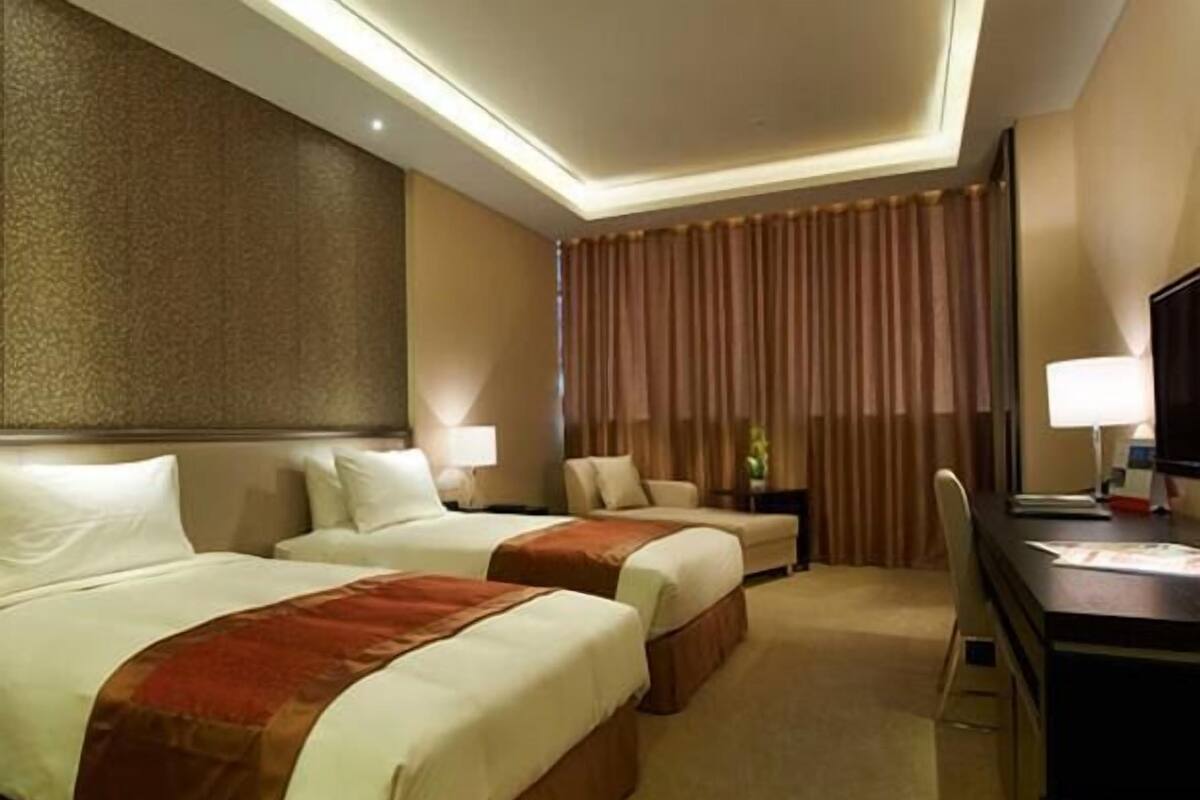 ห้องคลาสสิกทวิน | มินิบาร์, ตู้นิรภัยในห้องพัก, โต๊ะทำงาน, เตารีด/โต๊ะรีดผ้า